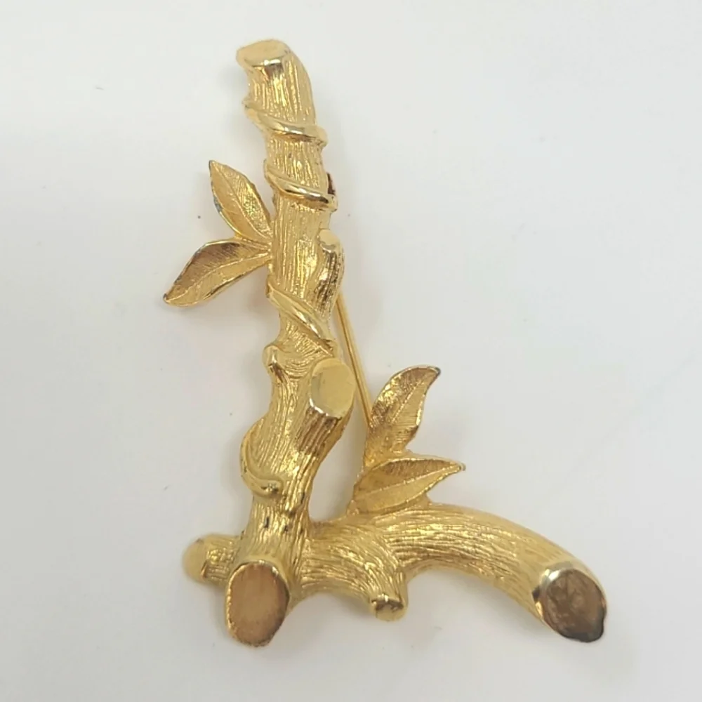 Vintage Sarah Coventry 1960's signed letter L pin brooch bamboo vine‎ design